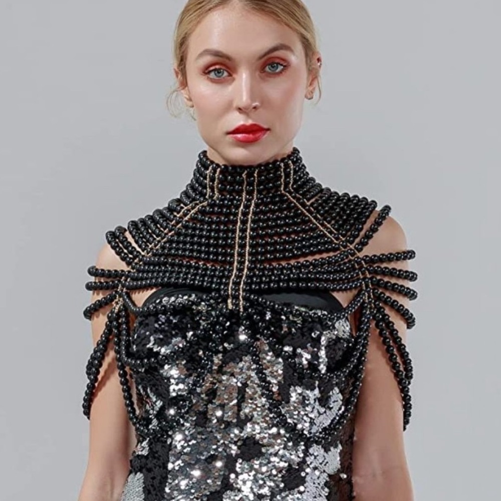 Black Beaded Harness With Gold Chain Hardware - Picture 3 of 8